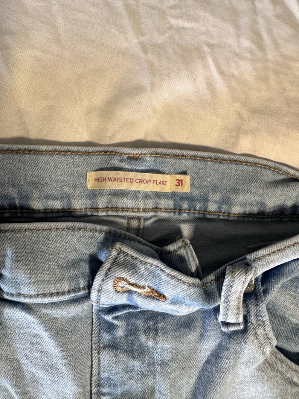 Levi’s High Waisted Crop Flare- Women’s Size 31